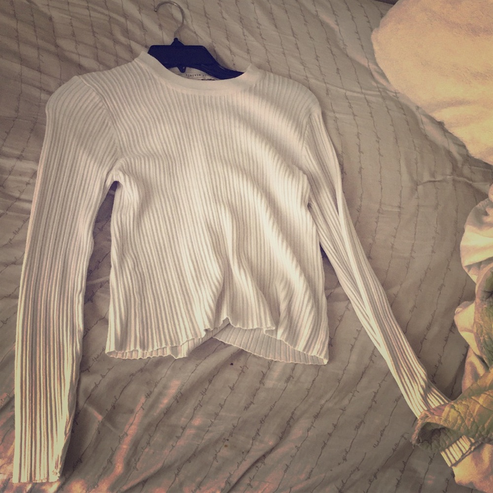 A comfy white blouse never been worn
